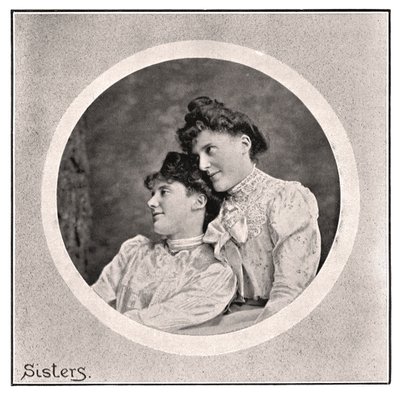 "Systrar", 1901. av Frederick Downer and Sons