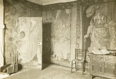 Kelmscott Manor: I rummet med gobelängvävnader av Frederick H. Evans