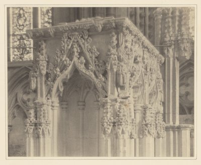 [Lincoln-katedralen, detalj av bärbart helgon] av Frederick H. Evans