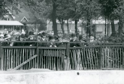Kungen av Italien, Victor Emmanuel III, besökte London Zoo 1924 av Frederick William Bond