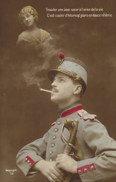 En ung soldat som dagdrömmer om sin kärlek (tonad bild) av French Photographer