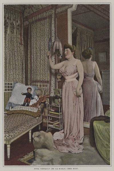 Anna Thibault, fransk sångerska på La Scala, Paris, hemma (färgfoto) av French Photographer