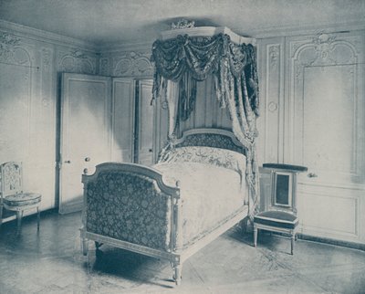 Marie Antoinettes säng, Versailles (s/v foto) av French Photographer