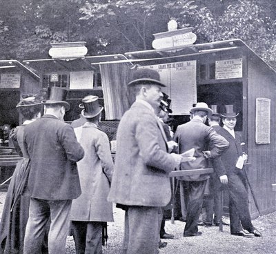 Betting inför hästkapplöpningen (1800-talet). av French Photographer