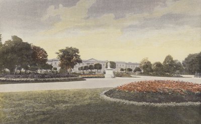 Compiegne, Fasad av palatset på den lilla parken av French Photographer