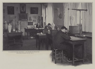Utsmyckningsverkstad på Sevres porslinsfabrik, Frankrike (s/v foto) av French Photographer