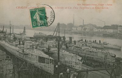 Elva torpedbåtar under konstruktion av Schneider och Co i Chalon-sur-Saone i östra Frankrike. Vykort skickat 1913. av French Photographer