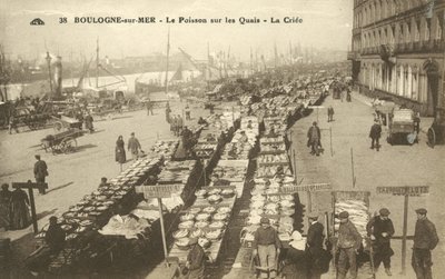Fisk på kajen, Boulogne-sur-Mer (s/v foto) av French Photographer