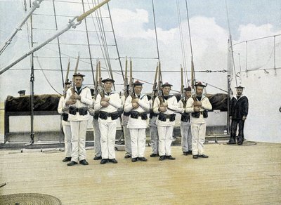 Franska flottan, sent 1800-tal: gevärsövning - Bibl. des Arts deco. av French Photographer