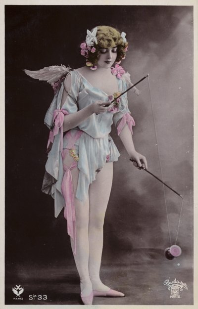 Flicka som leker med diabolo av French Photographer