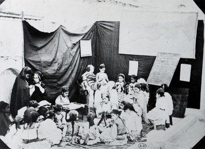 Flickskola i Algeriet, 1860 av French Photographer