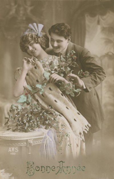 Gott nytt år gratulationskort med romantiska par som håller mistel, 1913 (handfärgat fotografi) av French Photographer
