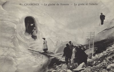 Isgrotta och stege, Bossons Glacier, Chamonix, Frankrike (s/v foto) av French Photographer