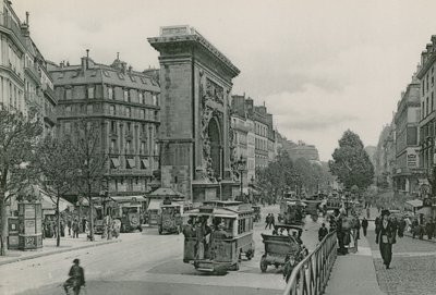 La Porte et le Boulevard Saint-Denis, Saint-Denis-porten och boulevarden (fotogravyr) av French Photographer