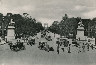 Perspektiv av Avenue des Champs-Elysees, Perspektiv på Champs-Elysees Avenue (fotogravyr) av French Photographer