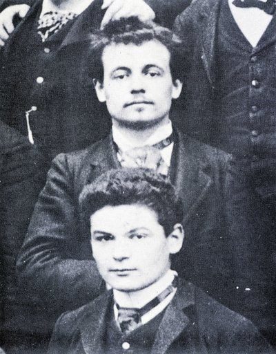 Porträtt: Alfred Jarry (1873 -1907) och Fargue (1876 - 1947) på Lycée Henri IV, Paris - foto av French Photographer