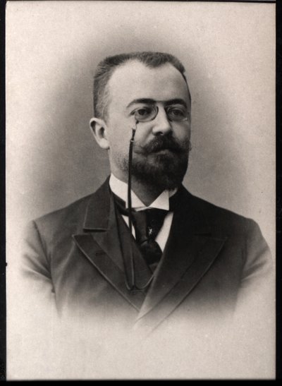Porträtt av Marcel Prevost (1862-1941), fransk författare och dramatiker. av French Photographer