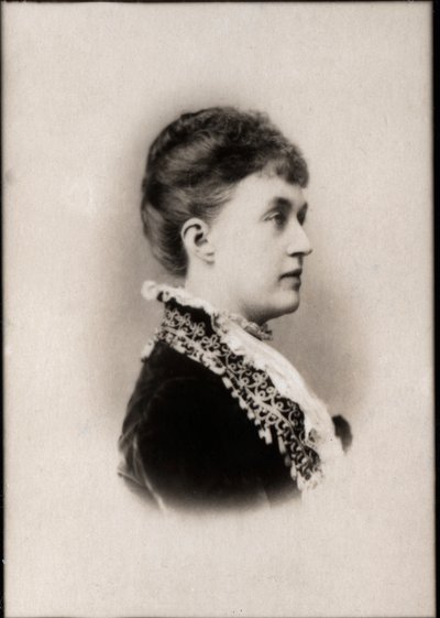 Porträtt av prinsessan Adelheid Marie av Anhalt Dessau (1833-1916), storhertiginna av Luxemburg. av French Photographer