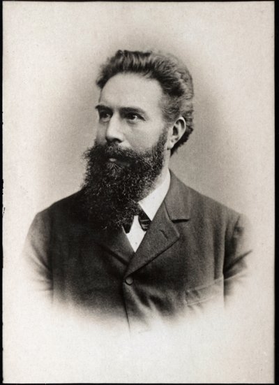 Porträtt av Wilhelm Conrad Roentgen eller Rontgen (1845-1923), tysk fysiker. av French Photographer