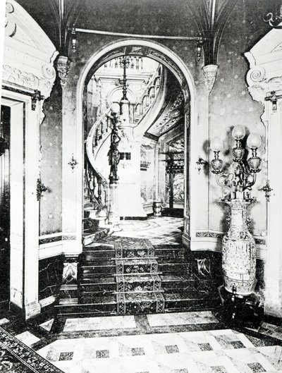 Vestibulen och onyxtrappan i Hotel de Paiva av French Photographer