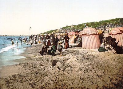 Stranden vid Trouville i Frankrike, 1890-1900 av French Photographer