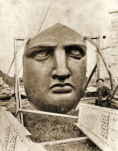 Konstruktionen av Frihetsgudinnan, detalj av ansiktet, c.1876 av French Photographer