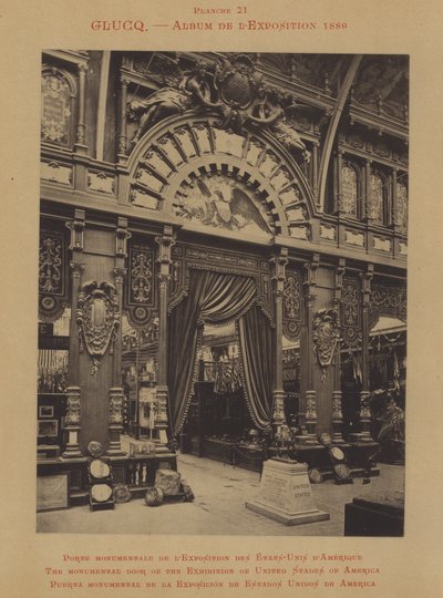 Den monumentala dörren till utställningen i USA av French Photographer