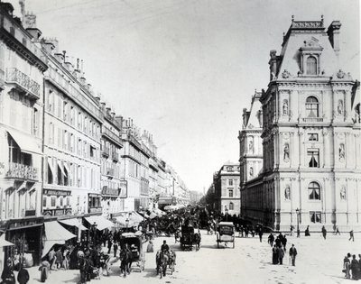 Rue de Rivoli och det nya Hotel de Ville, ca 1882 av French Photographer