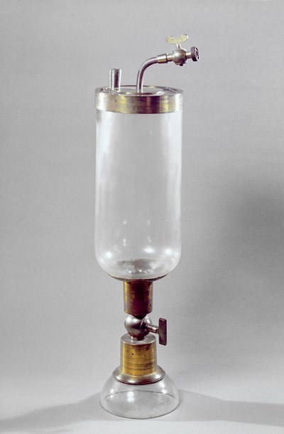 Apparat för att studera gas, designad av Antoine Laurent de Lavoisier (1743-94) (metall & glas) av French School