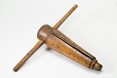 Konisk skedborr eller brotsch, 1500- eller 1600-tal (aska, stål och järn) av French School