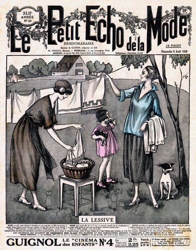 Omslag till tidningen "" Le petit echo de la mode "" la tvättmedel - två kvinnor med en flicka och en hund breder ut linne som lagts på tork på en tråd utanför, nr 32 den 8 augusti av French School