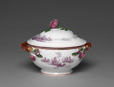 Täckt skål, tillverkad av Saint Clement Factory, c.1775 av French School
