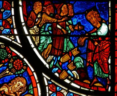 Detalj från ett fönster som visar liknelsen om den barmhärtige samariten: Mose kastar ner tavlorna av French School