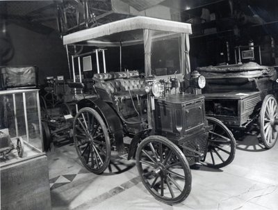 Tidig Peugeot-bil, ca 1898 av French School