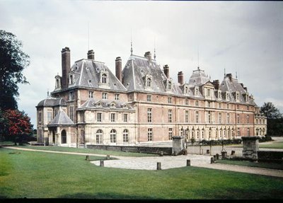 Fasaden på Chateau dEu, ursprungligen byggt 1578 av Henri de Lorraine (1549-88), hertig av Guise. av French School