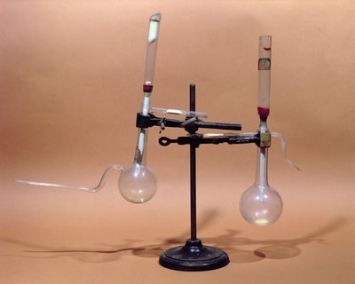 Första filterrör designat av Dr Charles Chamberland (1851-1908) (glas) av French School