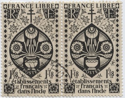 Franska anläggningar i Indien - FRANKRIKE LIBRE och Korset av Lorraine - Frimärke 1942 av French School