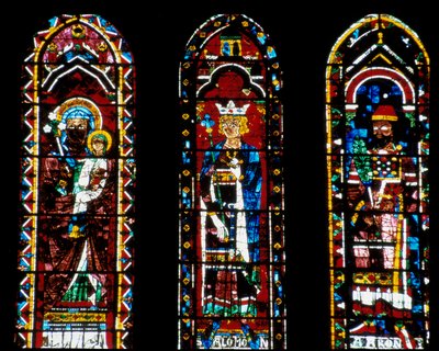 Gotisk konst: Saint Anne the More, Salomo och Aron. Lancetter under Rosace du Nord (kallad Rosace of the Virgin, cirka 1235) i Cathedrale Notre Dame de Chartres (Eure et Loir). av French School