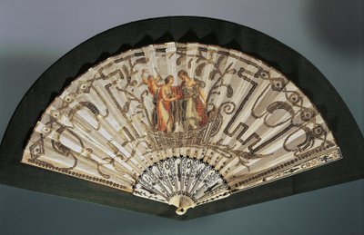Handfläkt med Venus och Juno, sidenblad med broderier och paljetter, genomborrad benskyddspinne i silver av French School