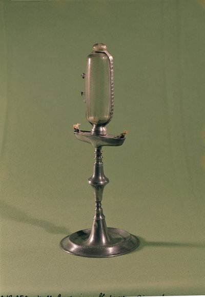 Timlampa, 1677 (tenn och glas) av French School
