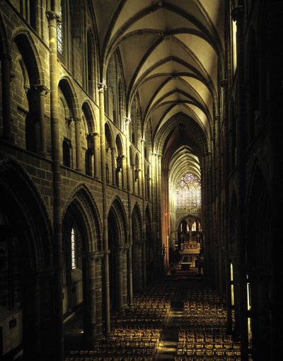 Invändig utsikt över Cathedrale Saint Samson (Saint-Samson) i Dol de Bretagne (Dol-de-Bretagne) (Ille et Vilaine) av French School