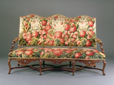 Ludvig XIV Canape, ca 1710 (snickrad valnöt och gobeläng) (se även 220170) av French School