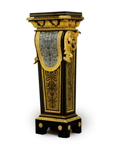 En av ett par Louis XV intarsia piedestaler, möjligen beställd av Claude-Francois Julliot, ca 1750-60 (ormolu monterad Boulle tenn, mässing inlagt horn & sköldpadda) (se även 469020) av French School