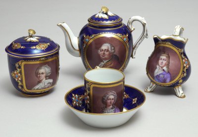 Del av en teservering med porträtt av Ludvig XVI (1754-93) och Marie Antoinette (1755-93), Sevres, Frankrike, ca 1789 (porslin) av French School