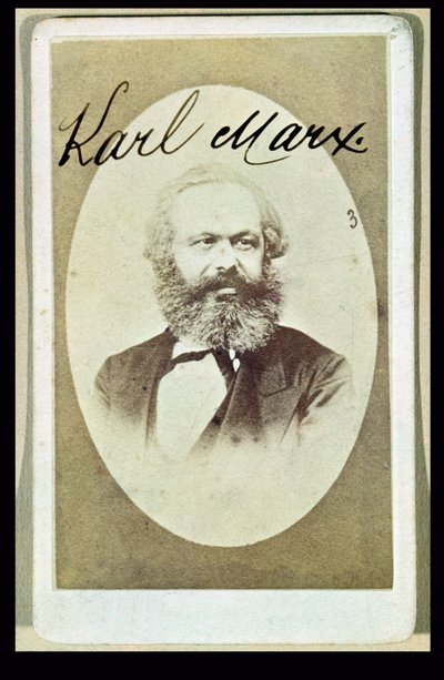 Fotografiskt visitkort av Karl Marx (1818-93) med hans signatur av French School