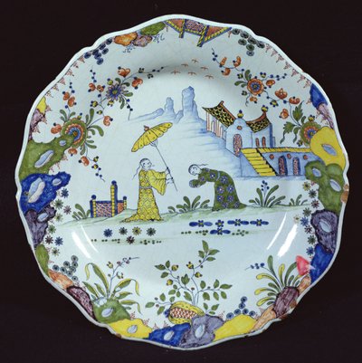 Tallrik, dekorerad i Chinoiserie-stil, skapad i Rouen (keramik) av French School