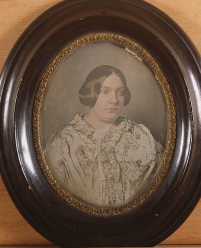 Porträtt av en okänd kvinna, 1850 (färgad daguerreotypi) av French School