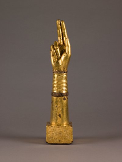 Reliquiararm, ca 1050-1100 (trä och guldplåt) av French School