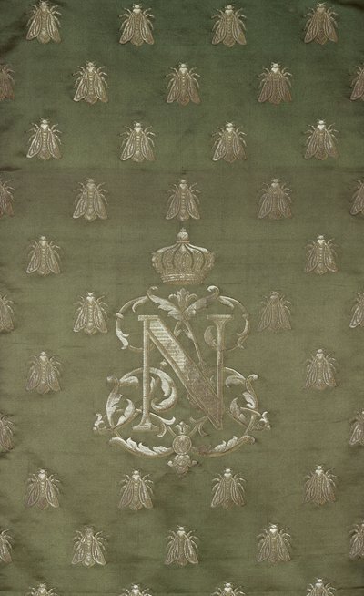 Sektion av grön och guld damast med emblem och kungliga vapen av Napoleon III (1808-73) av French School