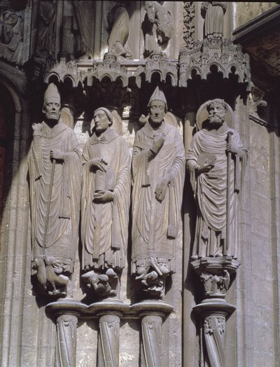 St. Martin, St. Hieronymus, St. Gregory och St. Avitus, bekännares bekännares figurer från södra verandans östra portal, tidigt 1200-tal av French School